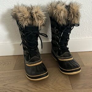 Women’s Sorel Joan of Arctic Winter Boots Size 7 Black and Tan